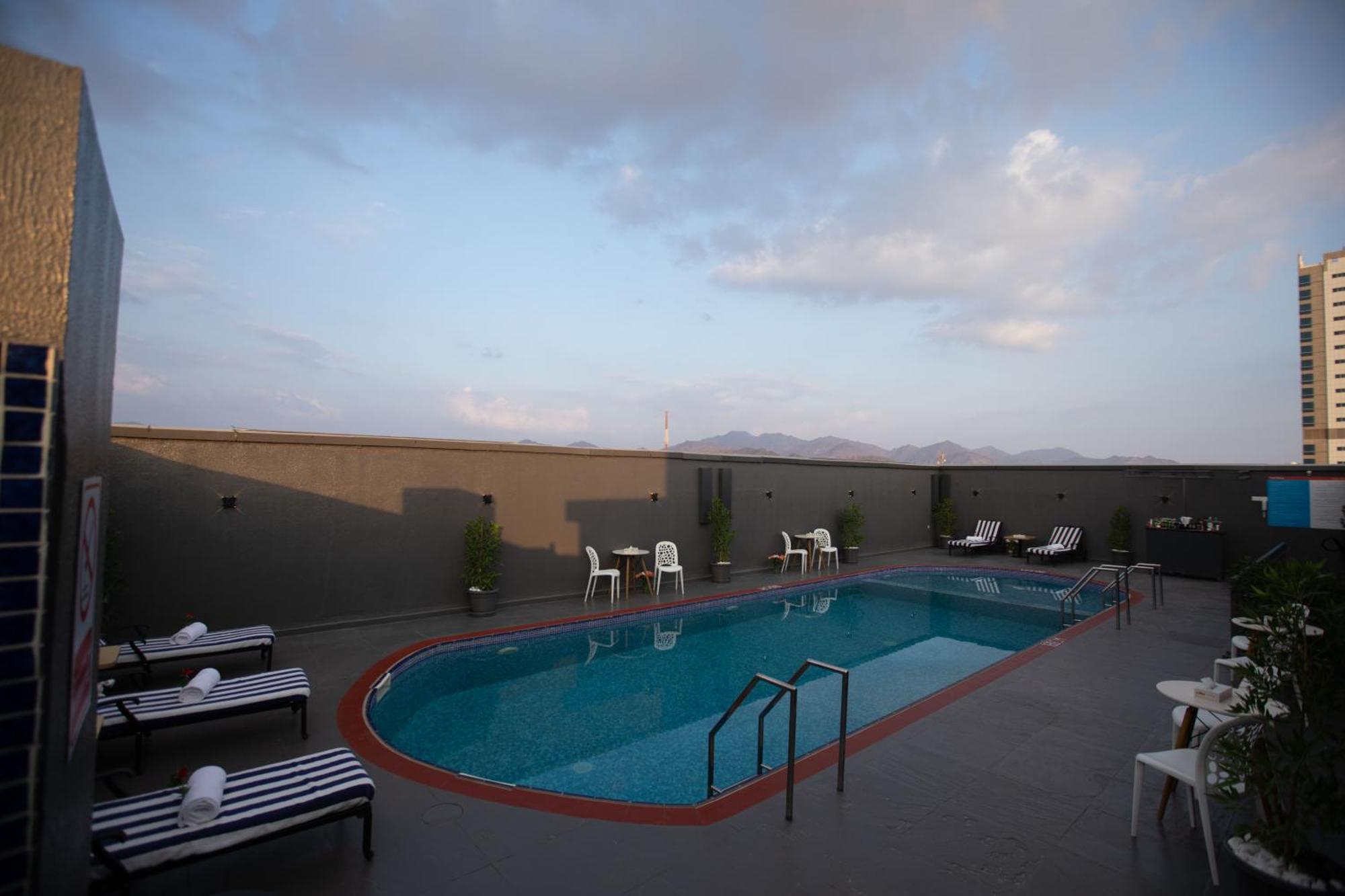 Fortis Hotel Fujairah Exteriör bild