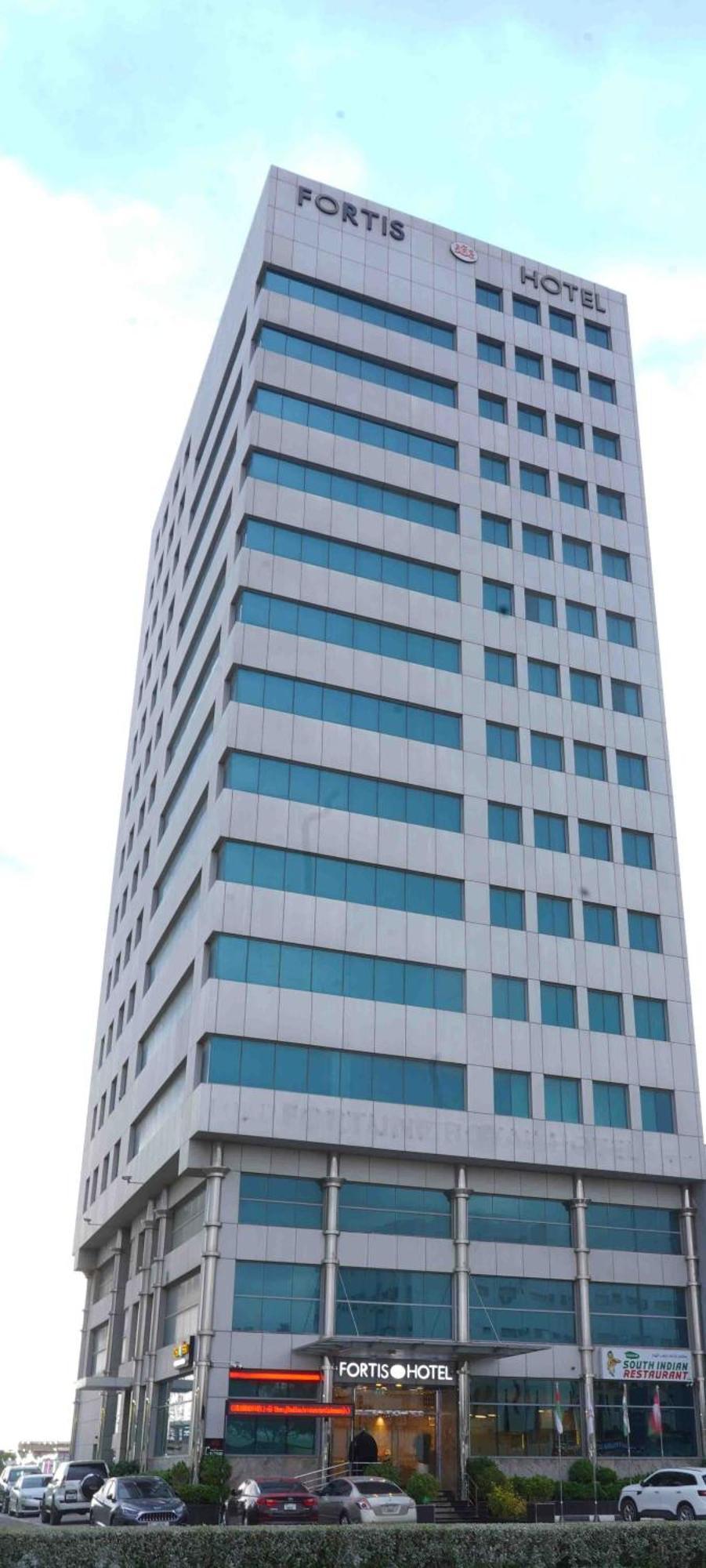 Fortis Hotel Fujairah Exteriör bild